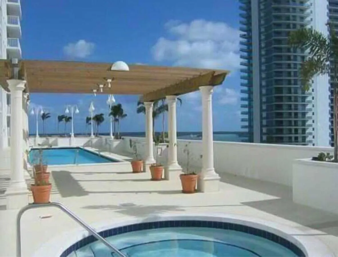 Star Yellow Brickell *