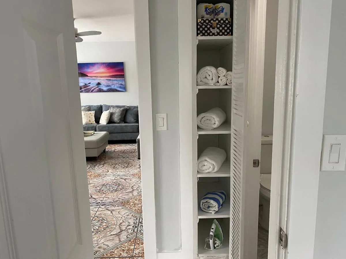 Main House 3 Bed 2 Bath & 1 Bed 1 Bath 度假居 *