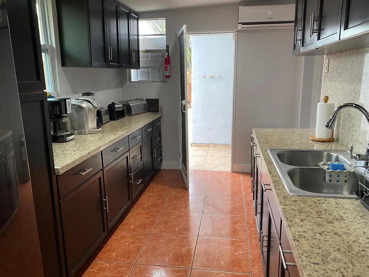 Main House 3 Bed 2 Bath & 1 Bed 1 Bath 度假居 迈阿密