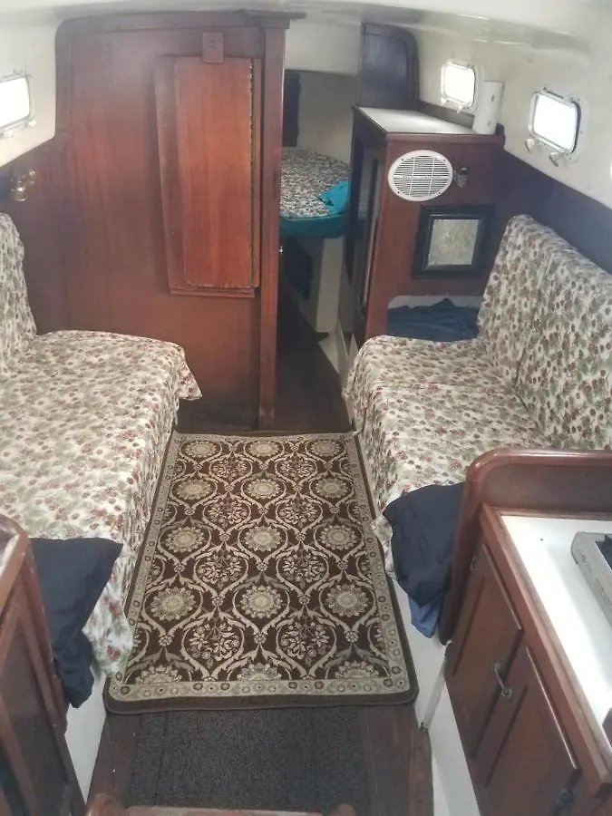 Ботель Classic Sailboat 30'