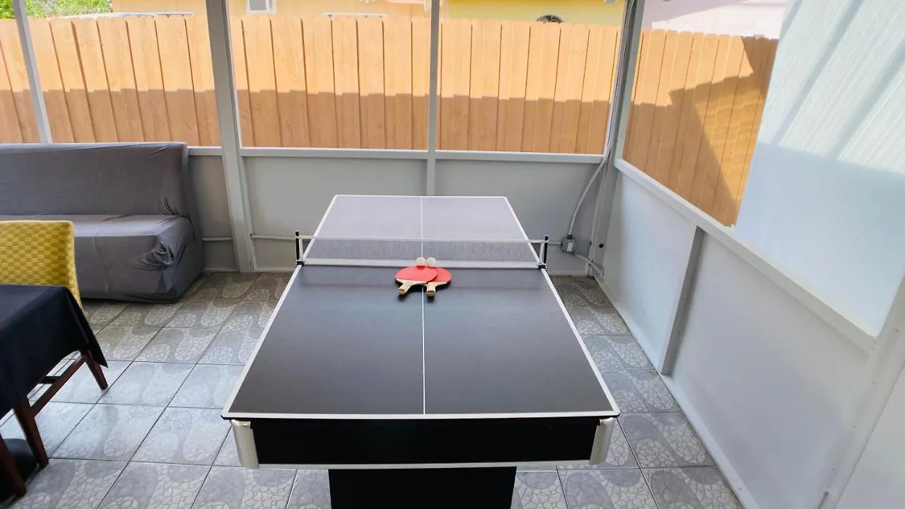 Main House 3 Bed 2 Bath & 1 Bed 1 Bath 度假居