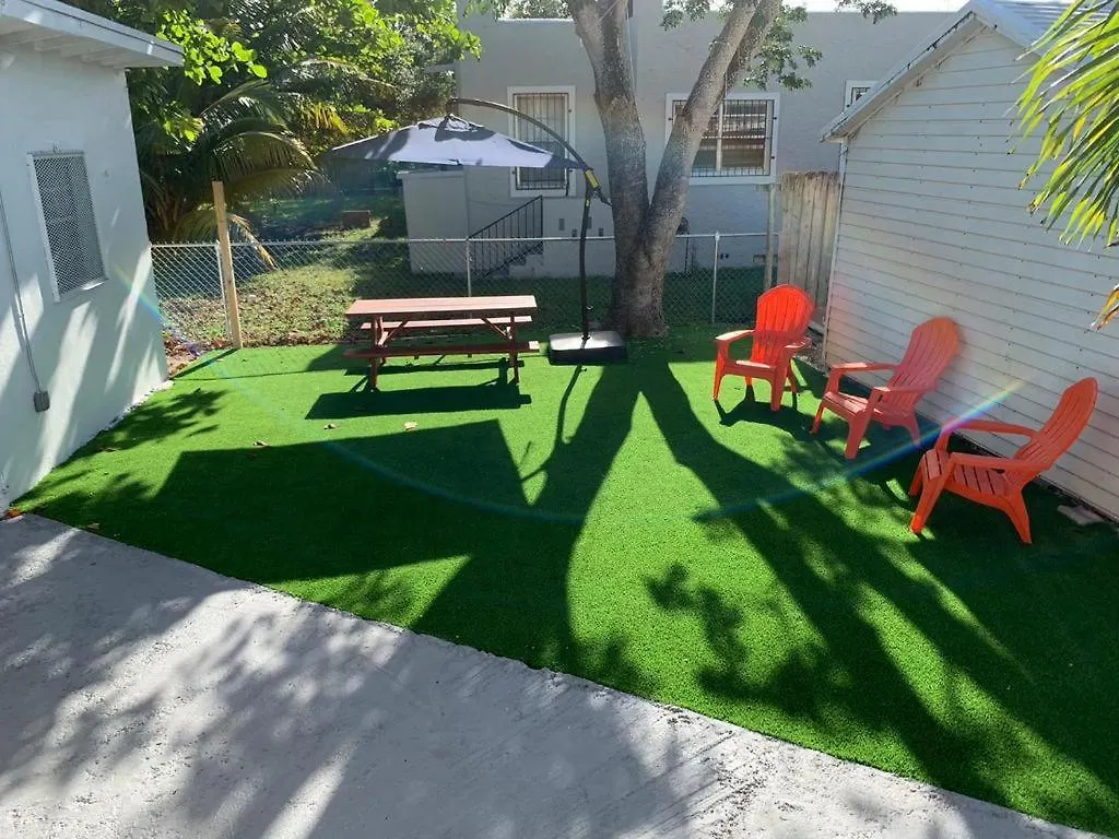 The Color House Hostel Miami