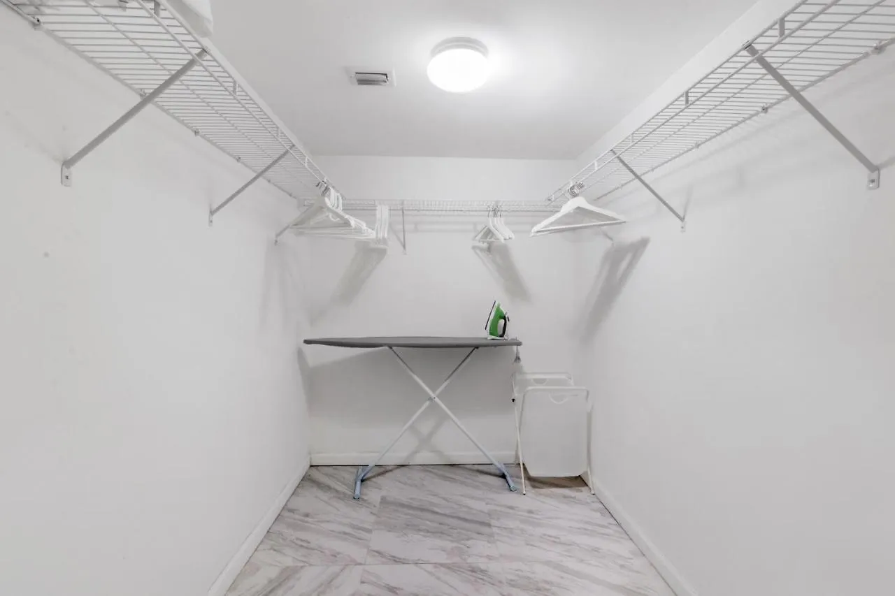 Downtown Brickell Popular 4 Bedrooms Bayview * Miami