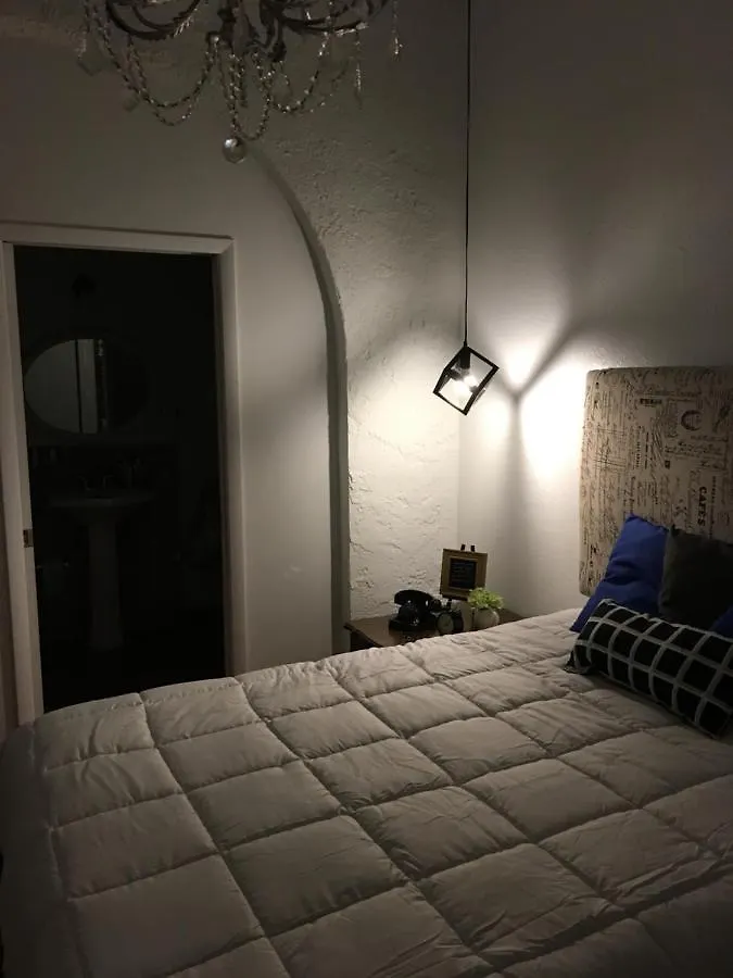 Private Loft In The Heart Of Little Havana Δωμάτια σε οικογενειακή κατοικία *