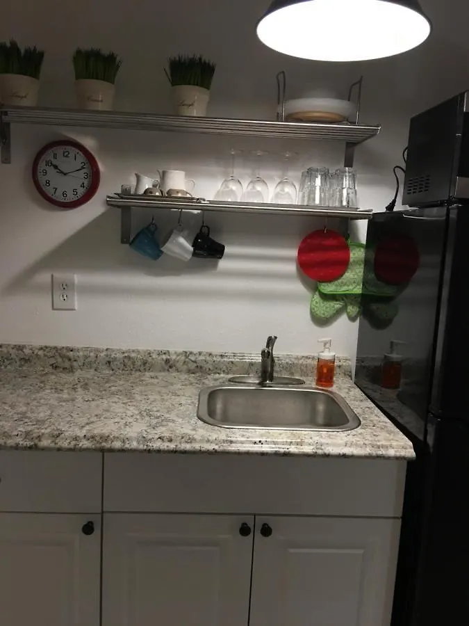 Private Blocks From Coconut Grove Apartment *