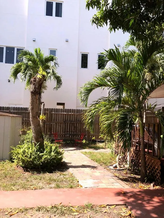 Private Next To Calle Ocho * Miami