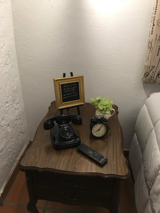 Private Loft In The Heart Of Little Havana Δωμάτια σε οικογενειακή κατοικία