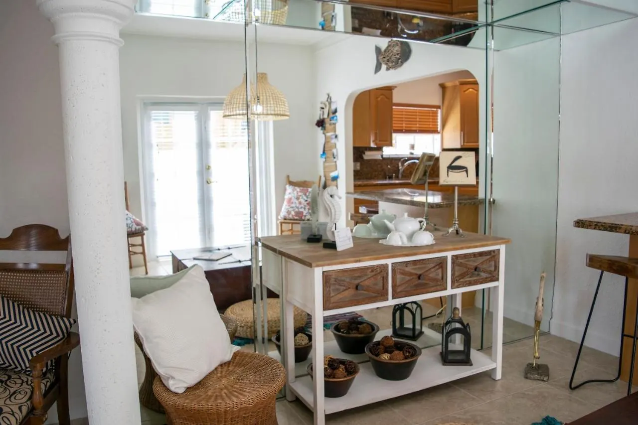 Homestay Relax And Unwind In Little Havana