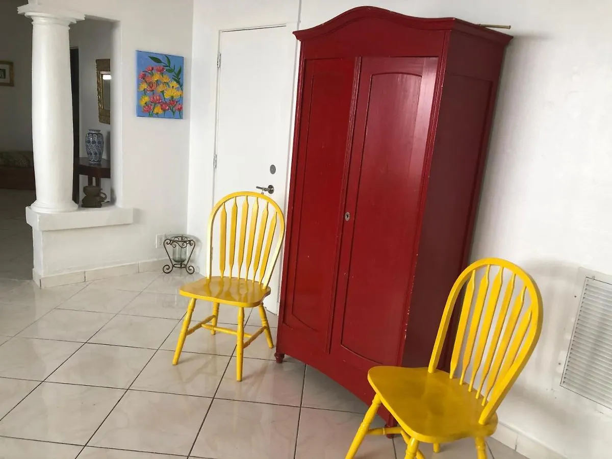 民宿 Private Next To Calle Ocho