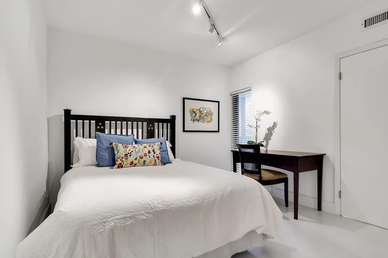 Newly Remodeled - Key Colony Apartment