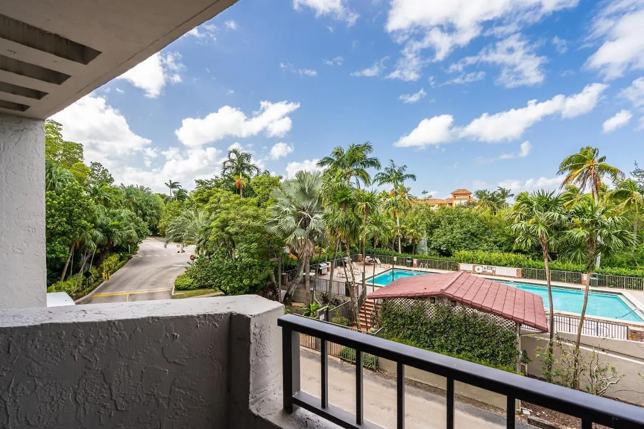 Newly Remodeled - Key Colony Miami