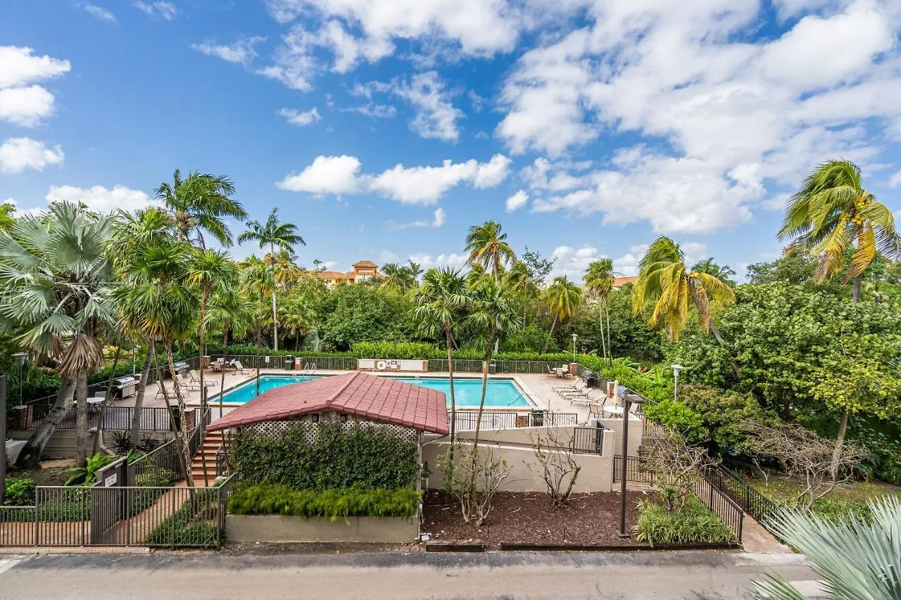 Newly Remodeled - Key Colony 公寓
