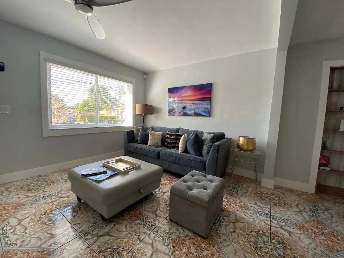 度假居 Main House 3 Bed 2 Bath & 1 Bed 1 Bath