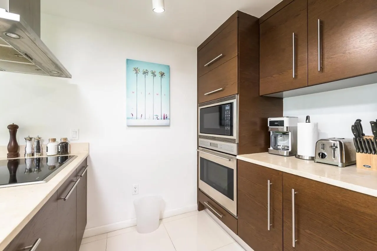 Waterfront Spacious Luxury 1 Bedroom Iconbrickell Miami