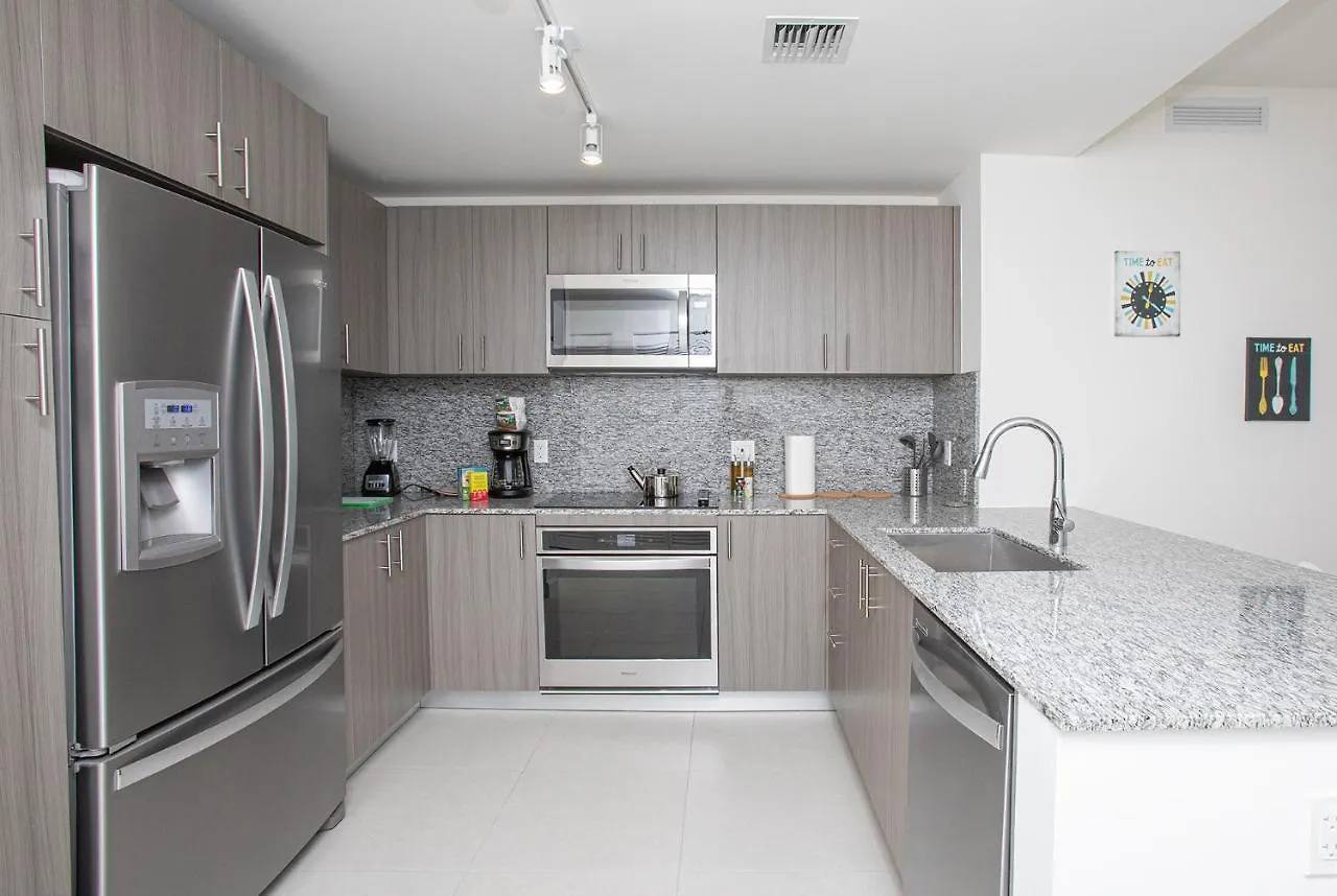 Apartment Luxury 2bd In Downtown Doral *