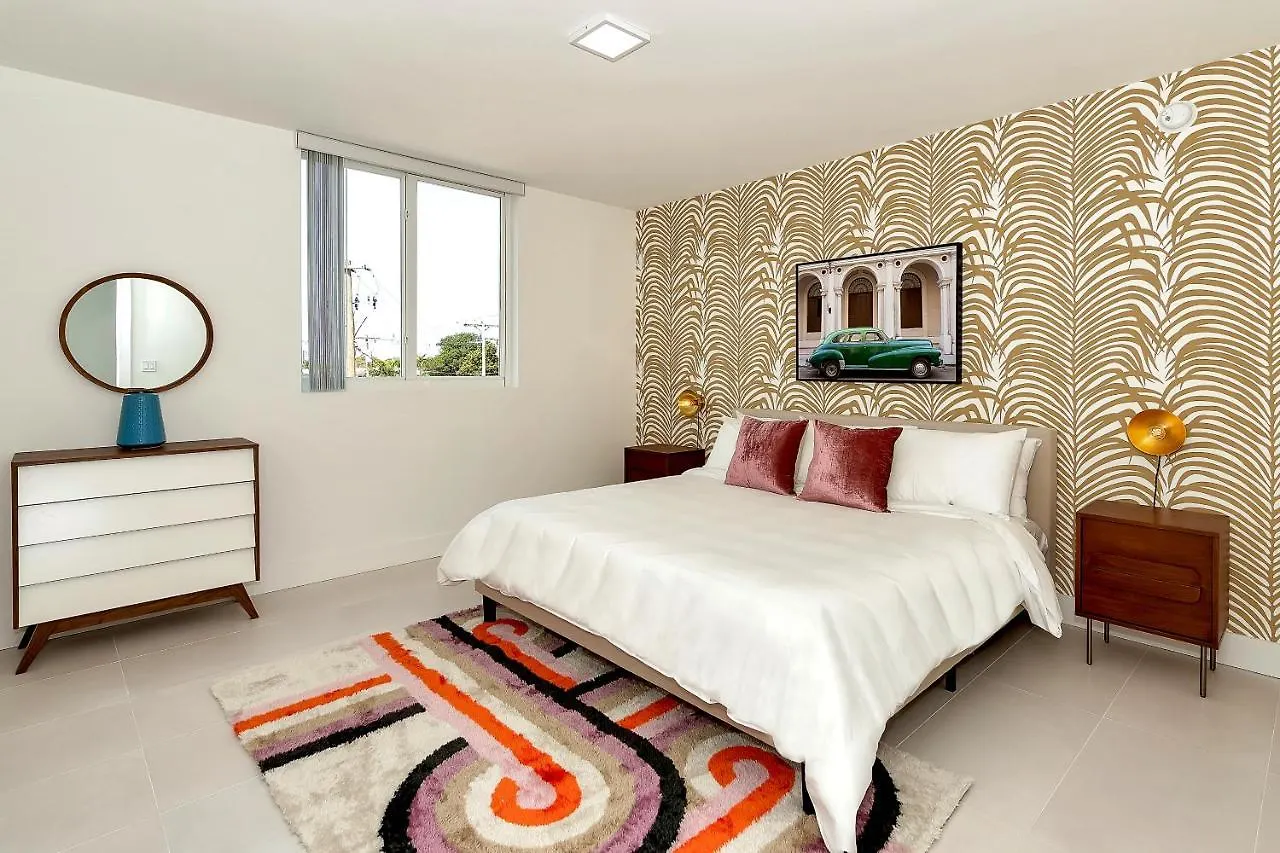 Apartment Roami At Grove 27 Miami