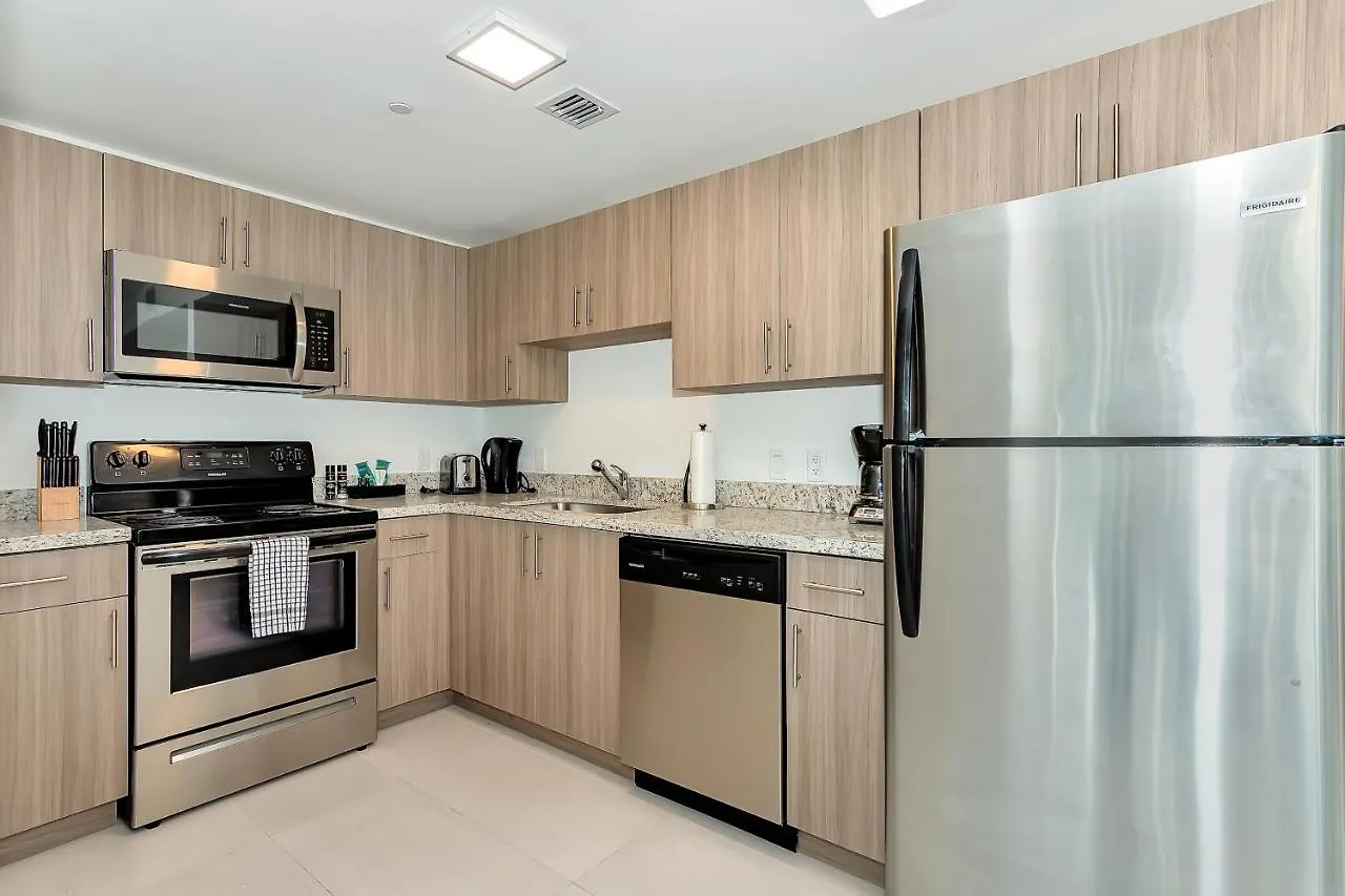 Roami At Grove 27 Apartment Miami