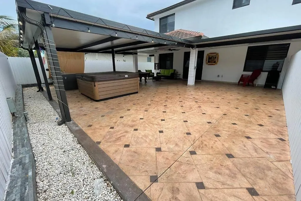 Yenya Villa Miami