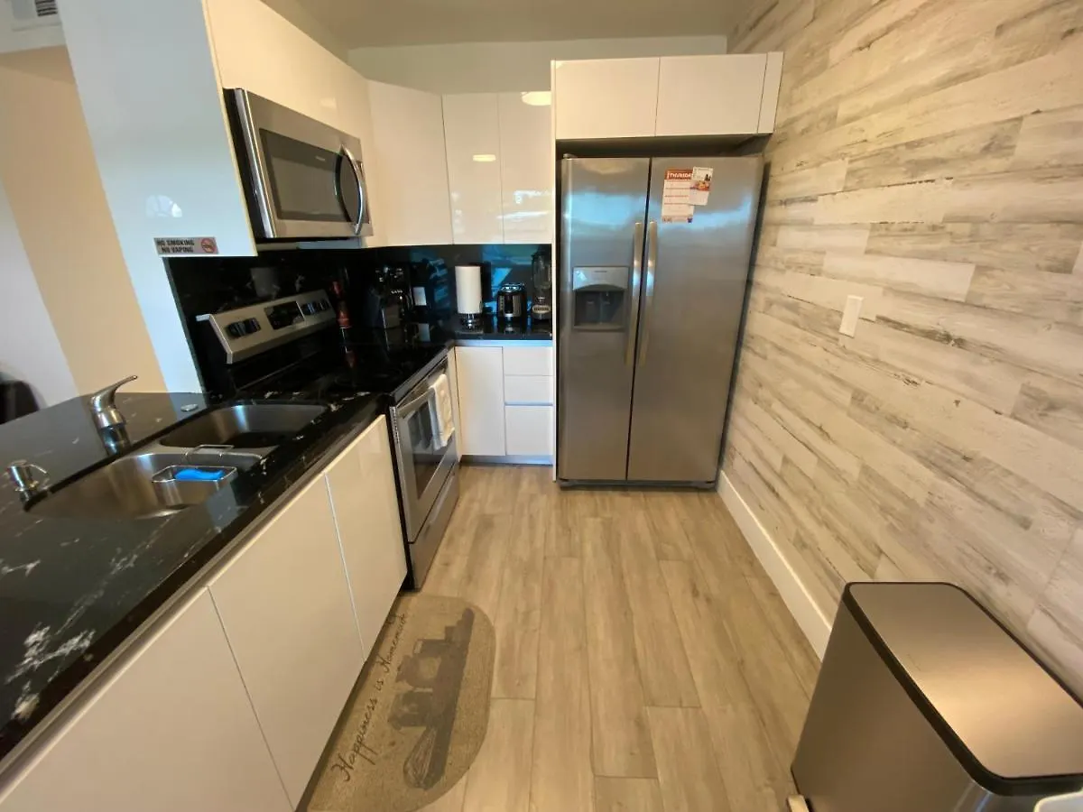 Homestay Main House In Miami