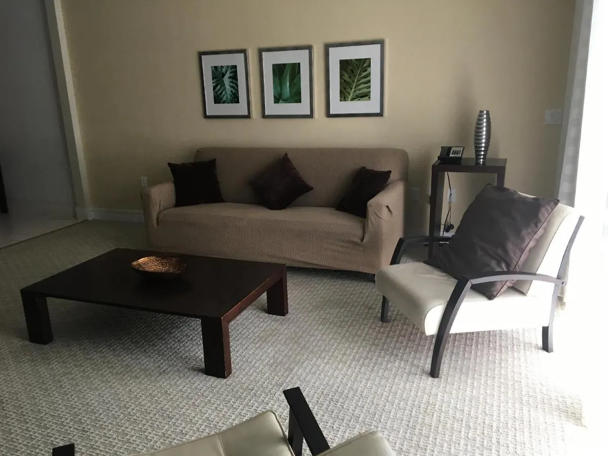 2-story 3 Bed 4 Bath At Provident At The Blue Miami 公寓式酒店 *