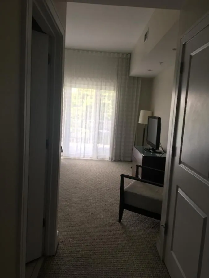 公寓式酒店 2-story 3 Bed 4 Bath At Provident At The Blue Miami