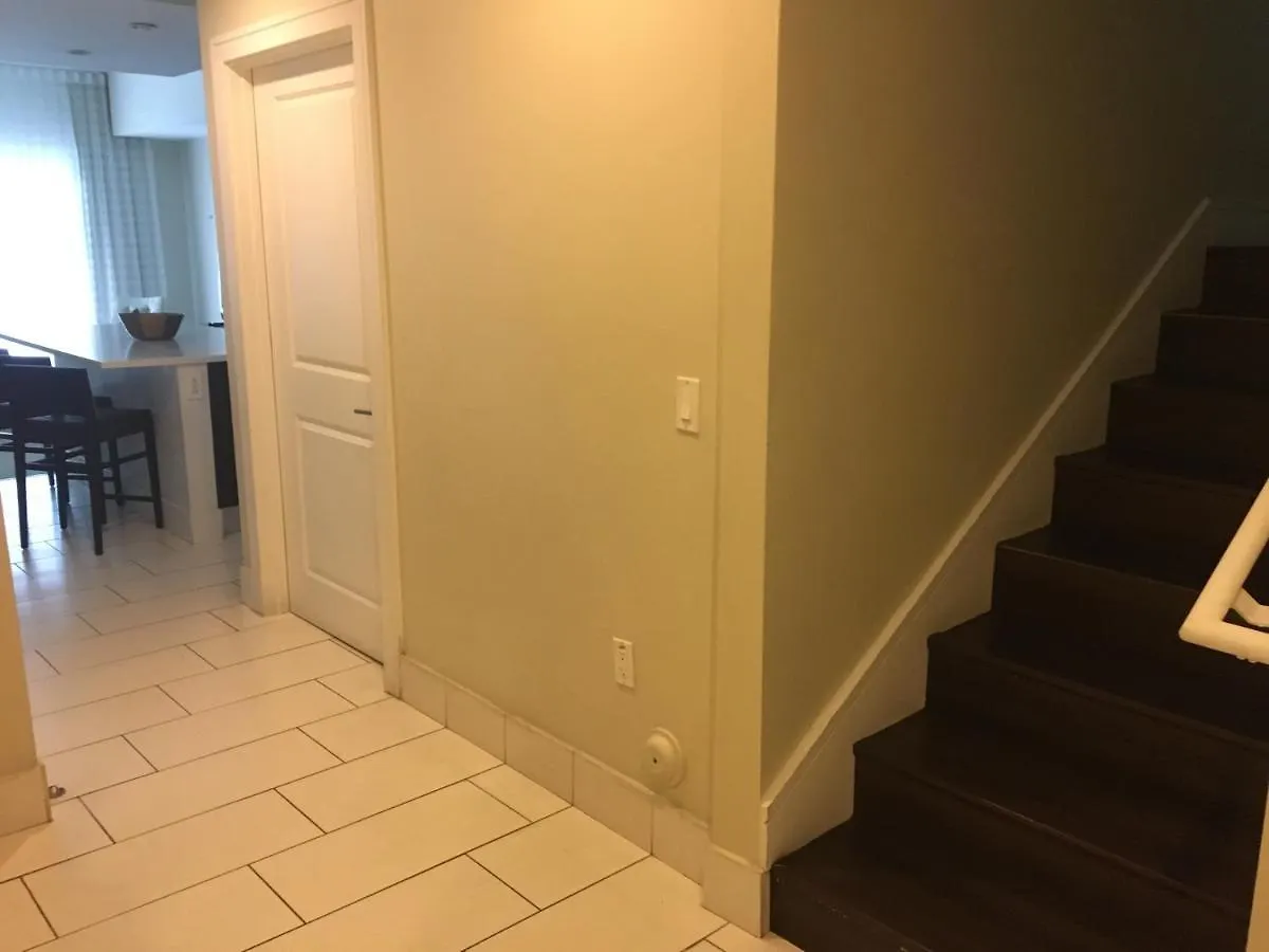 公寓式酒店 2-story 3 Bed 4 Bath At Provident At The Blue Miami 多拉
