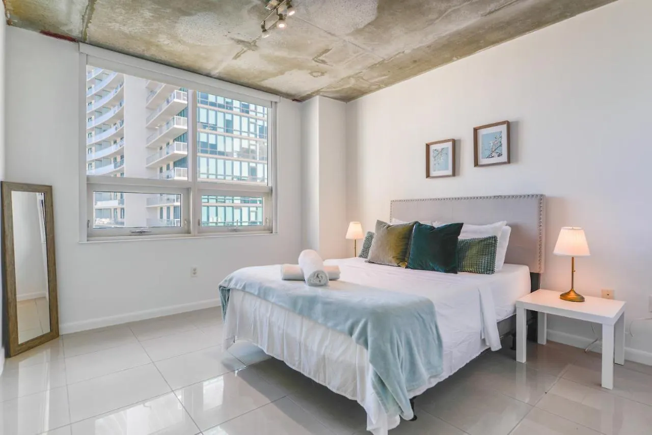Relax Family Midtown - Free Parking & Great Pool Apartment Miami
