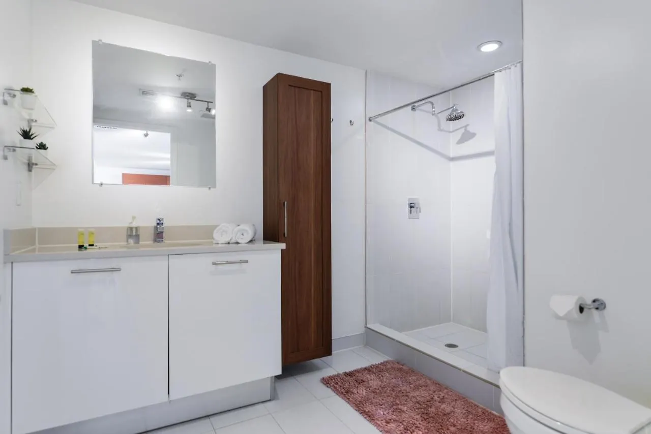 Relax Family Midtown - Free Parking & Great Pool Apartment