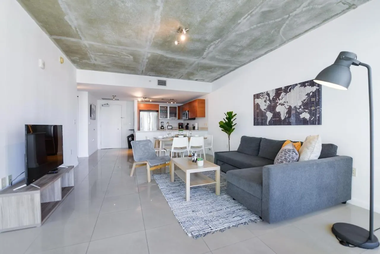 Relax Family Midtown - Free Parking & Great Pool Miami