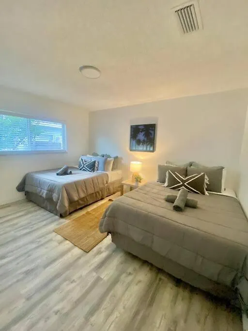 Beautiful & Relax Family House 2/1- Free Parking マイアミ