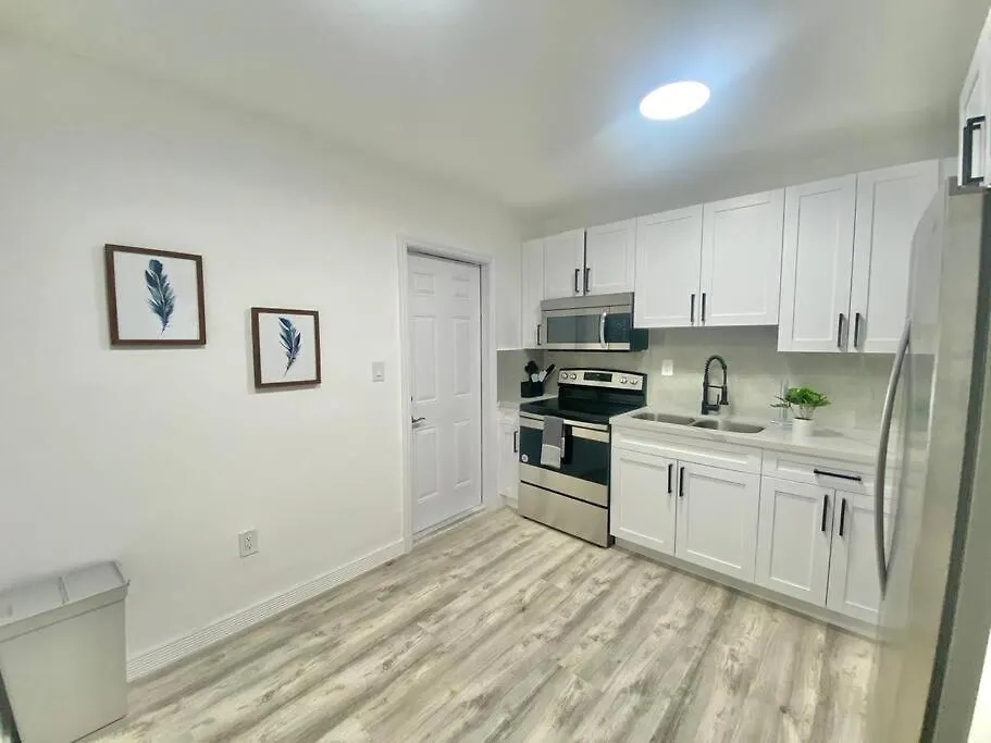 Beautiful & Relax Family House 2/1- Free Parking Holiday home Miami