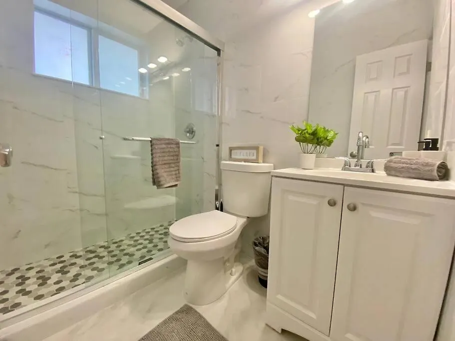 Beautiful & Relax Family House 2/1- Free Parking Holiday home *