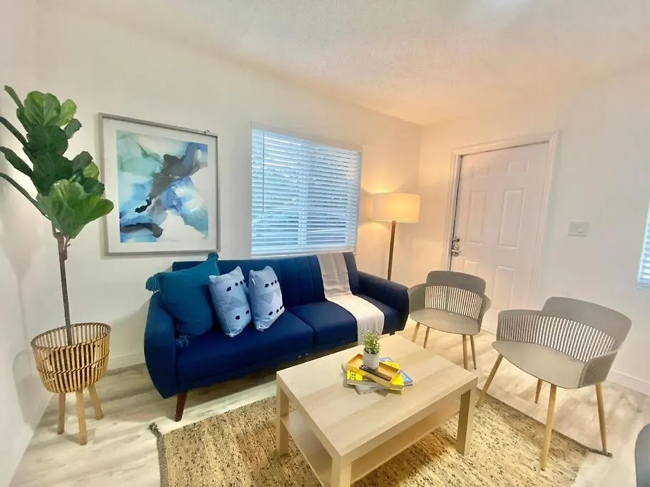 펜션 Beautiful & Relax Family House 2/1- Free Parking *