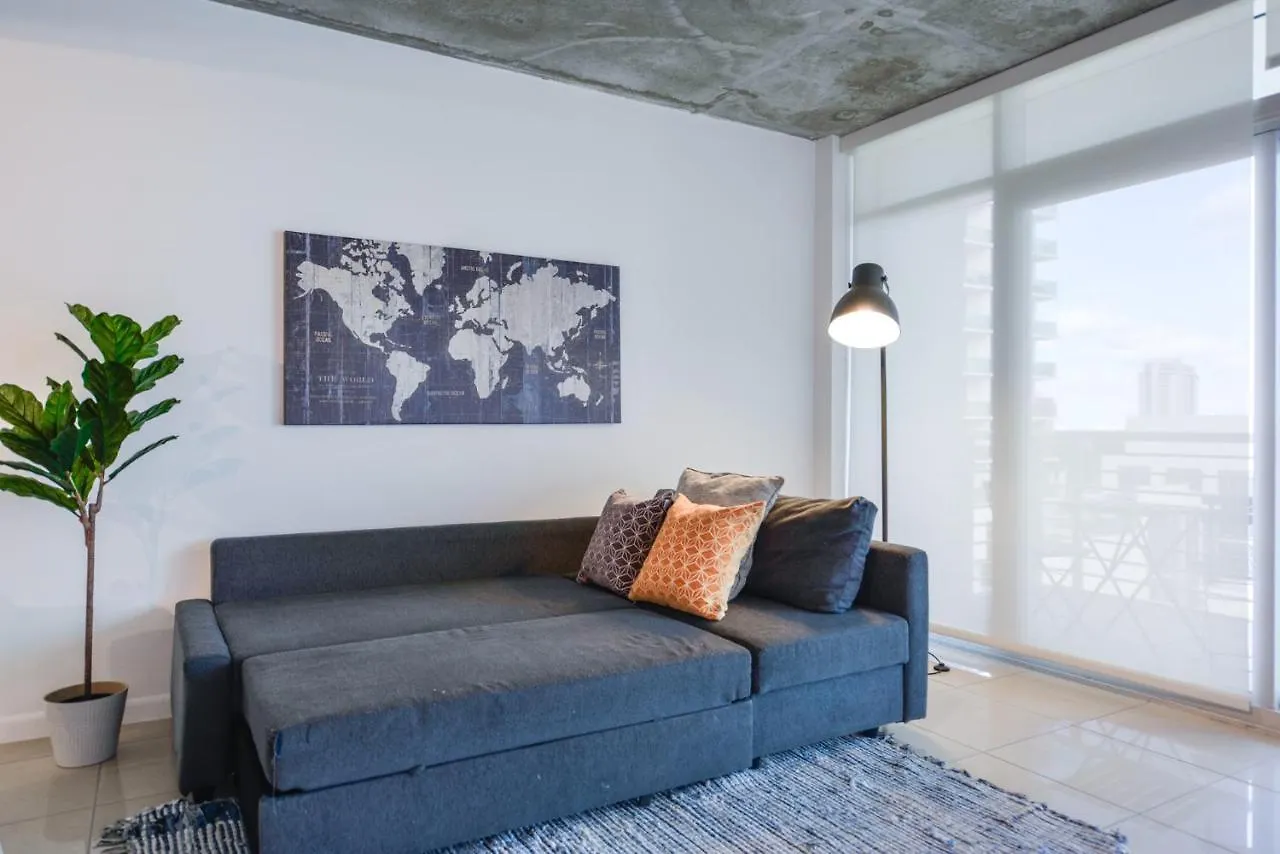 Relax Family Midtown - Free Parking & Great Pool Apartment *