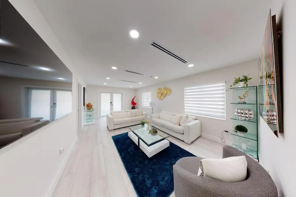 Spacious 6Br Miami Pool, Bb Court & Near Airport L03 Holiday home Miami