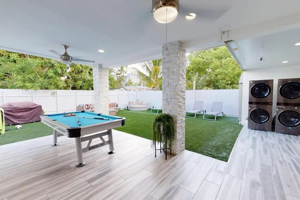 Holiday home Spacious 6Br Miami Pool, Bb Court & Near Airport L03 *