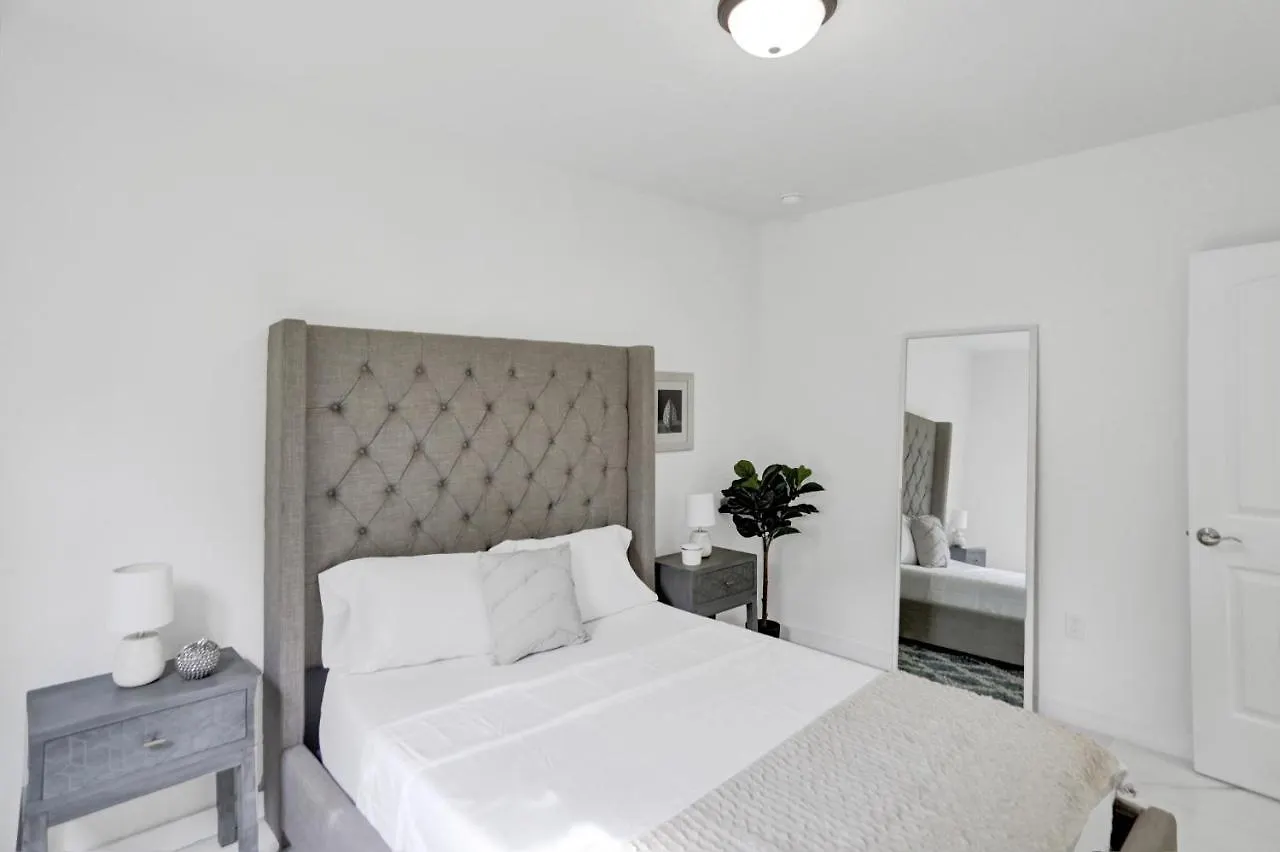 Renzzi Wynwood Apartment *