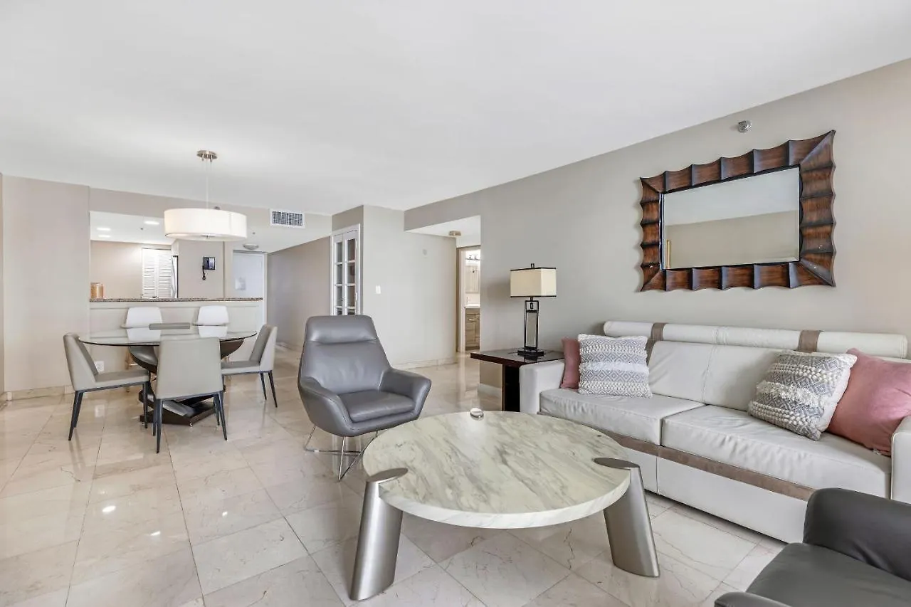 Apartment High Rise Comfort With Balcony Doral