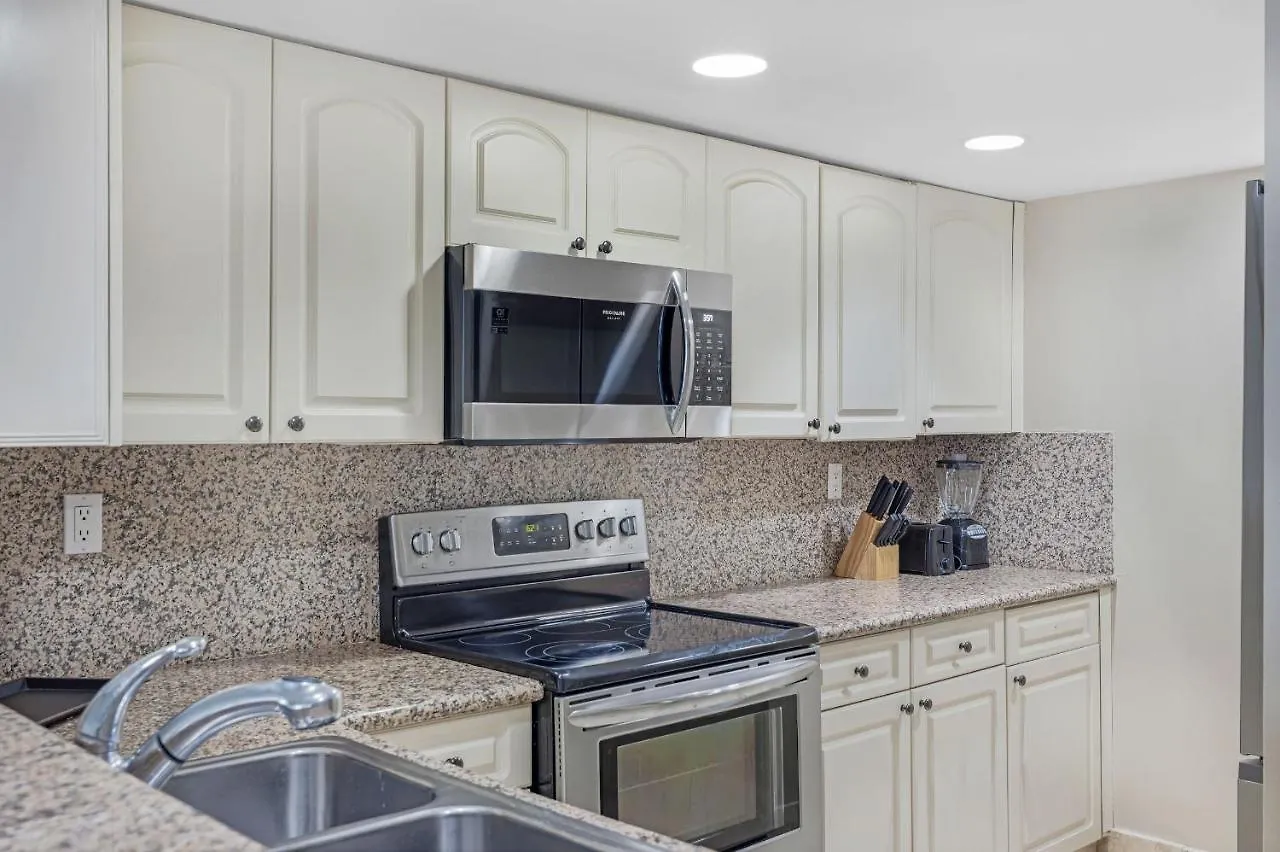 High Rise Comfort With Balcony Doral