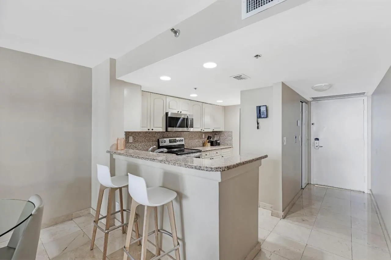 High Rise Comfort With Balcony Doral