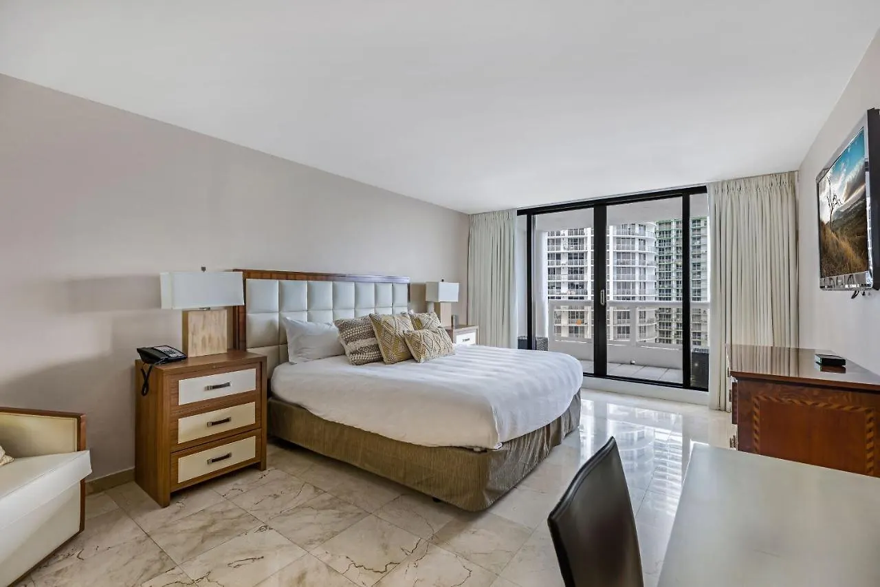 High Rise Comfort With Balcony 公寓 多拉