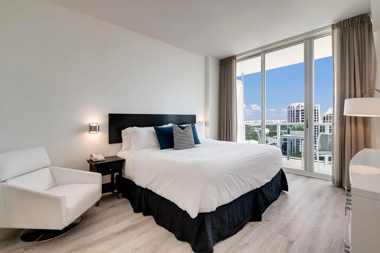 View Balcony Steps From Restaurants, Peacock Park & Marina Miami