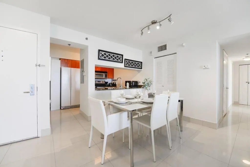 Exquisite 3bedrooms W Top Amenities Free Parking