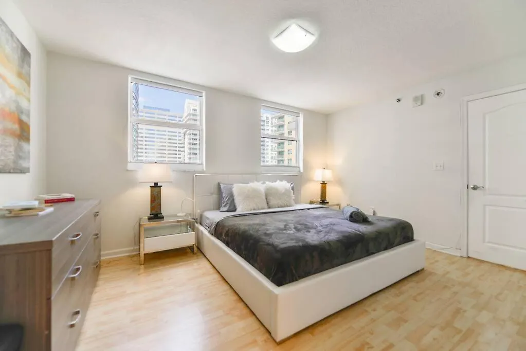 Exquisite 3bedrooms W Top Amenities Free Parking