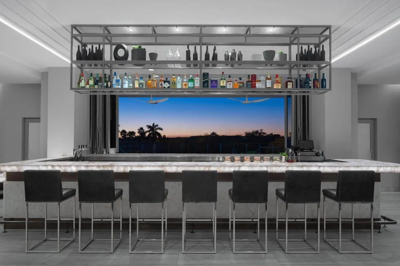 Ac By Marriott Miami Dadeland Hotel 4*