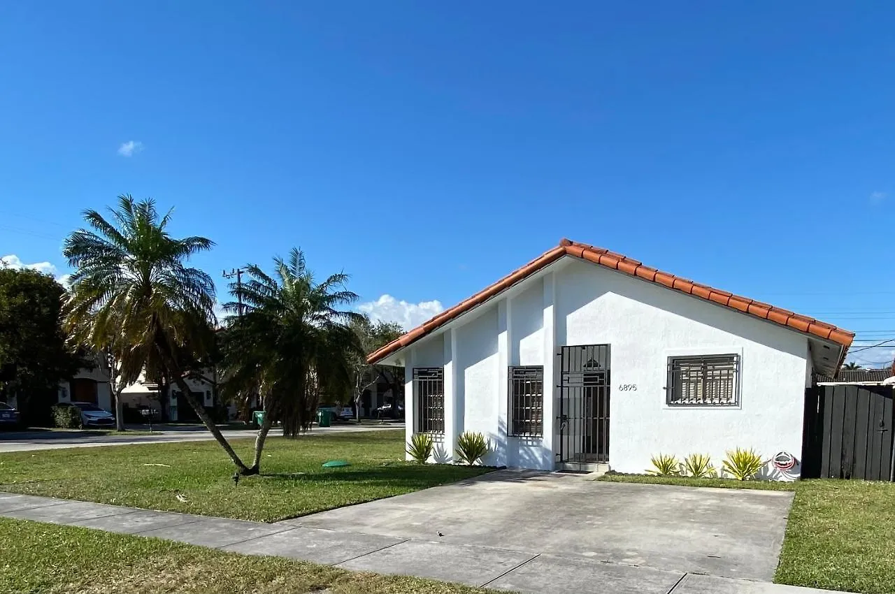 Lyz Miami Pensión *