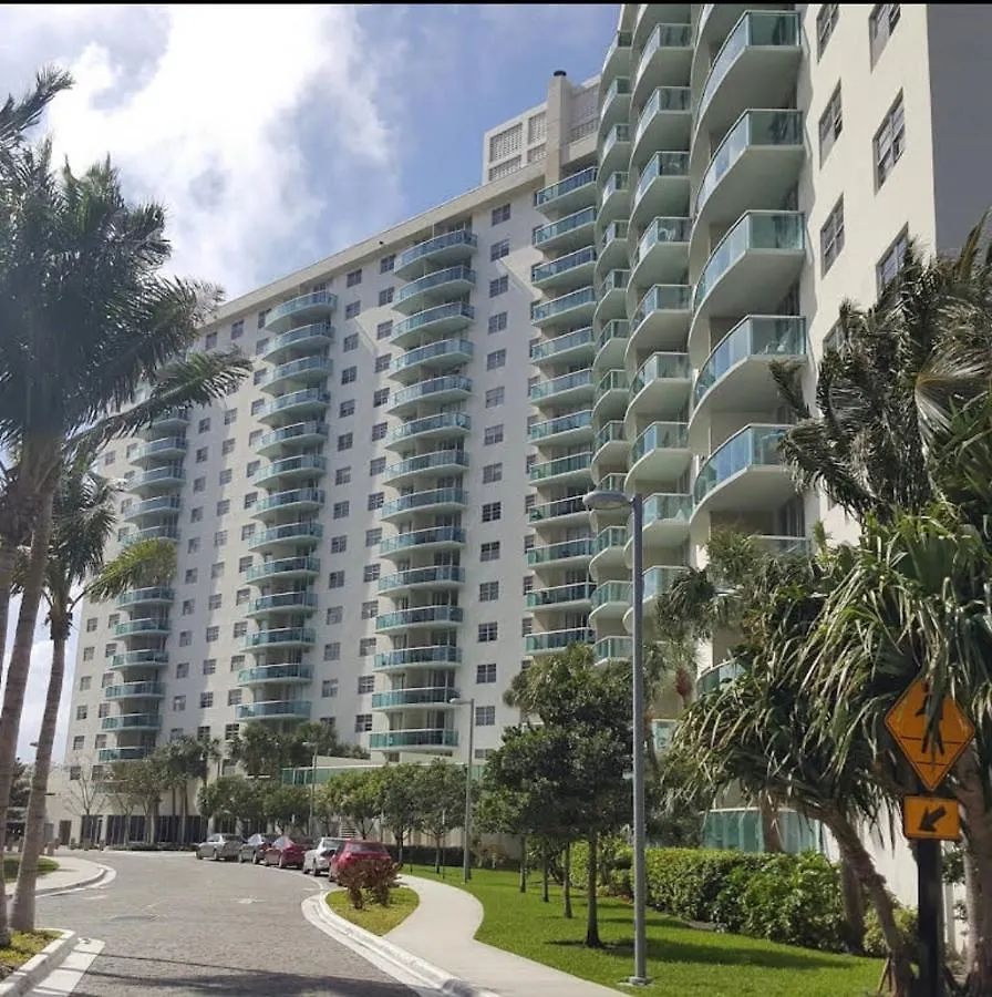 Апартаменты Sunny Isles Ocean Reserve 704 Майами