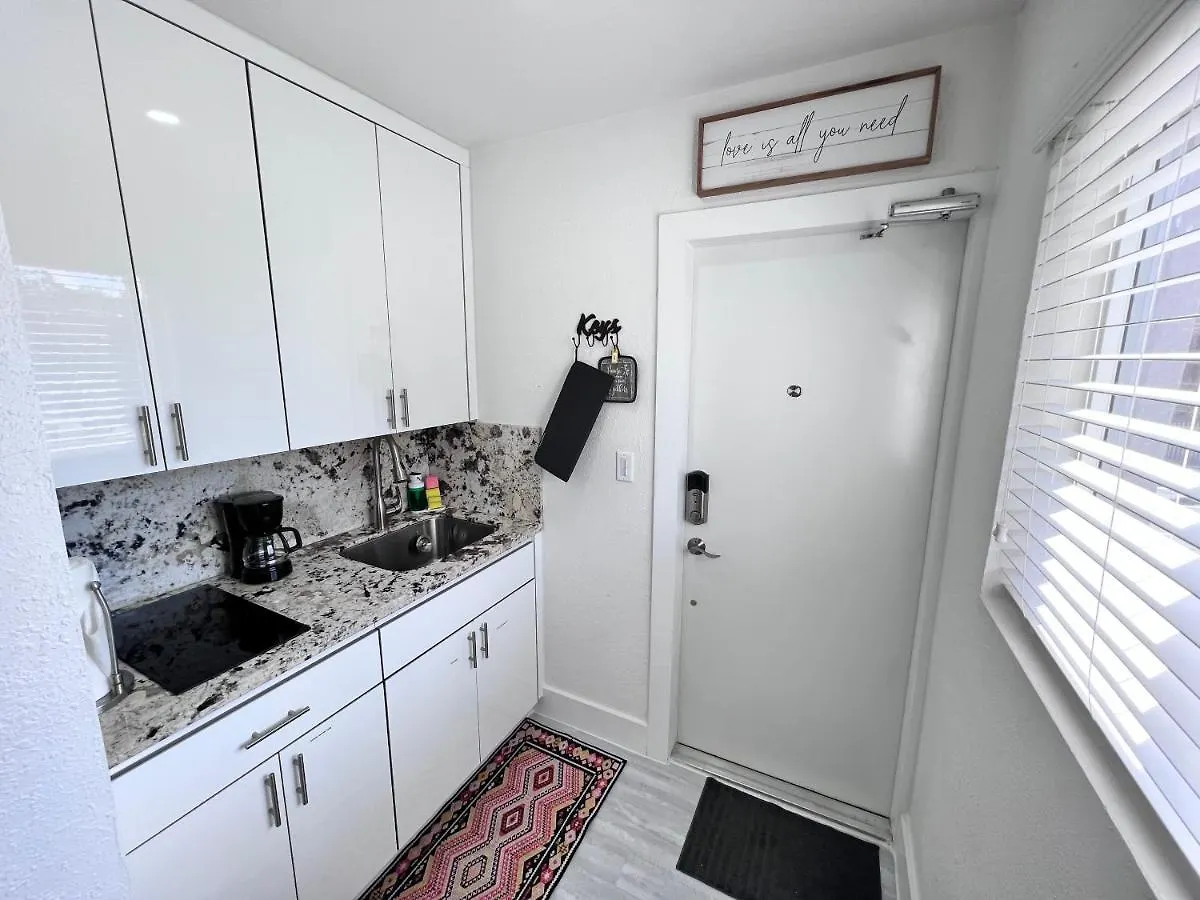 Apartment Stylish By International Airport *