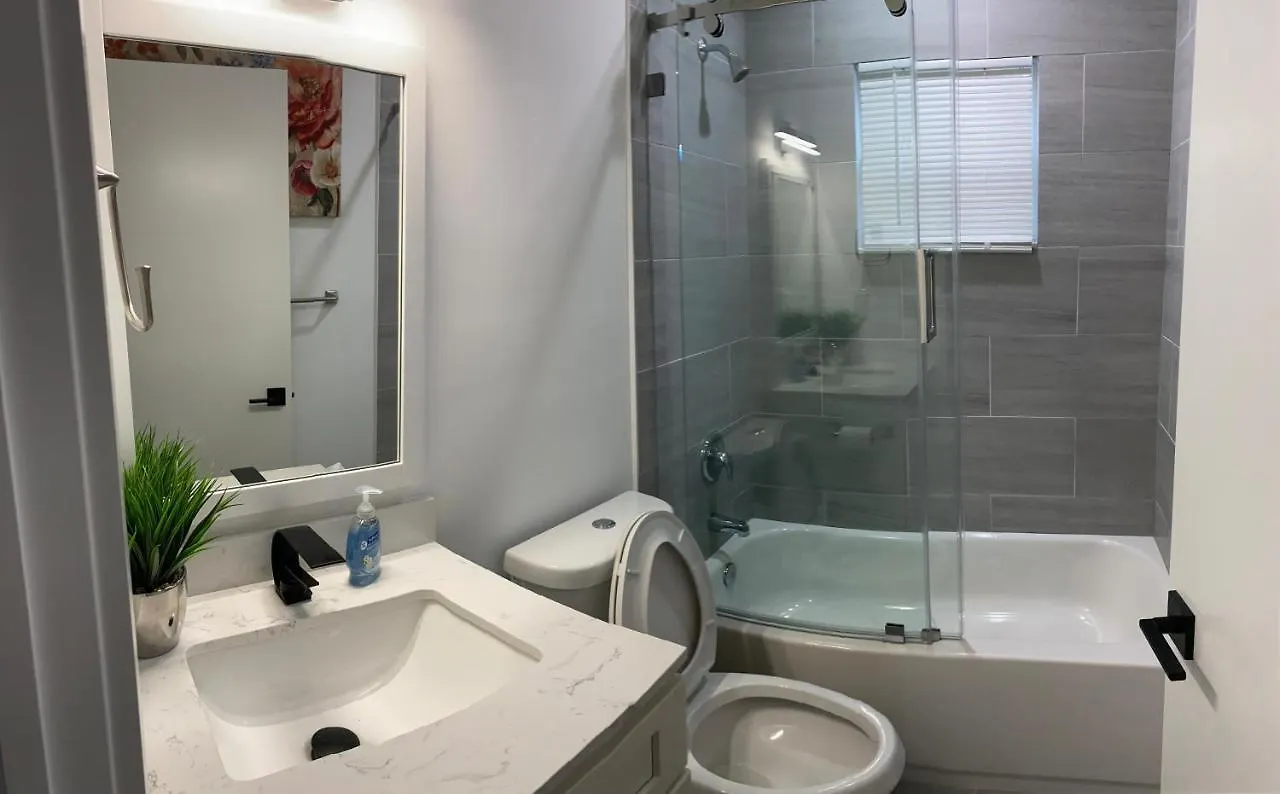 Apartment Luxurious Apt With Free Parking Mins Away From South Beach And Wynwood