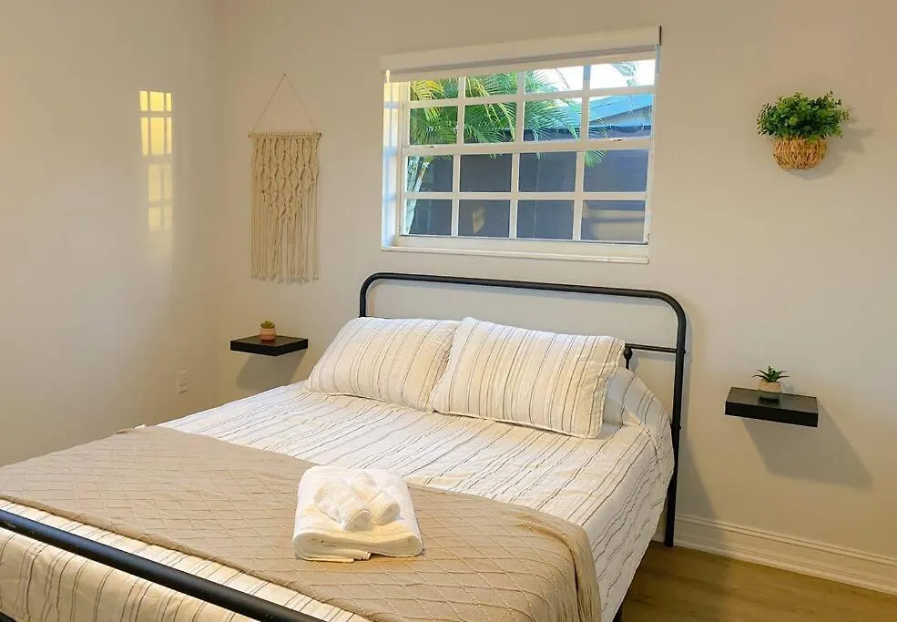 Villa 5br! Pool, Air Hockey, Playground, Gazebo, Bbq, Sleeps 16 Miami